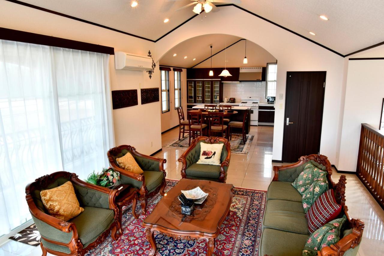 Maeda Biru House Onna Exterior foto