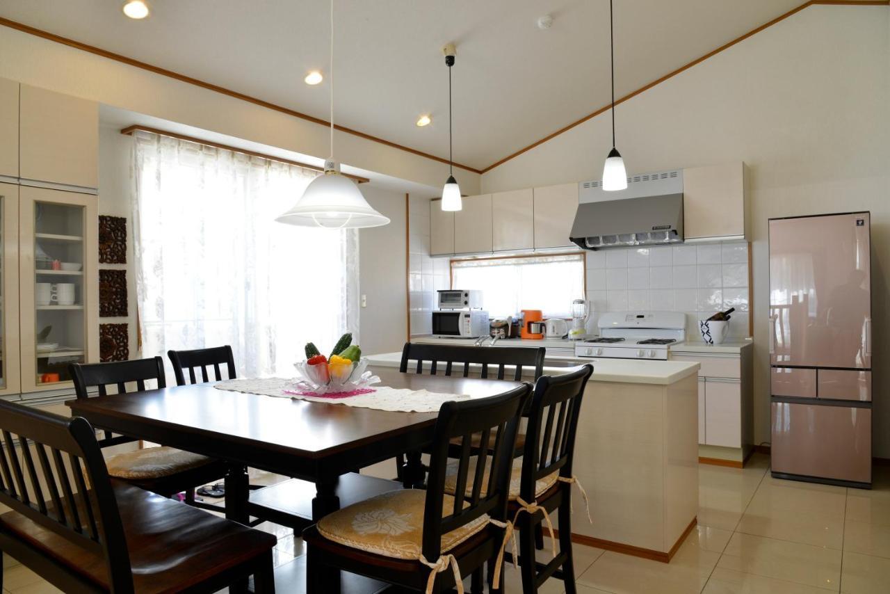 Maeda Biru House Onna Exterior foto